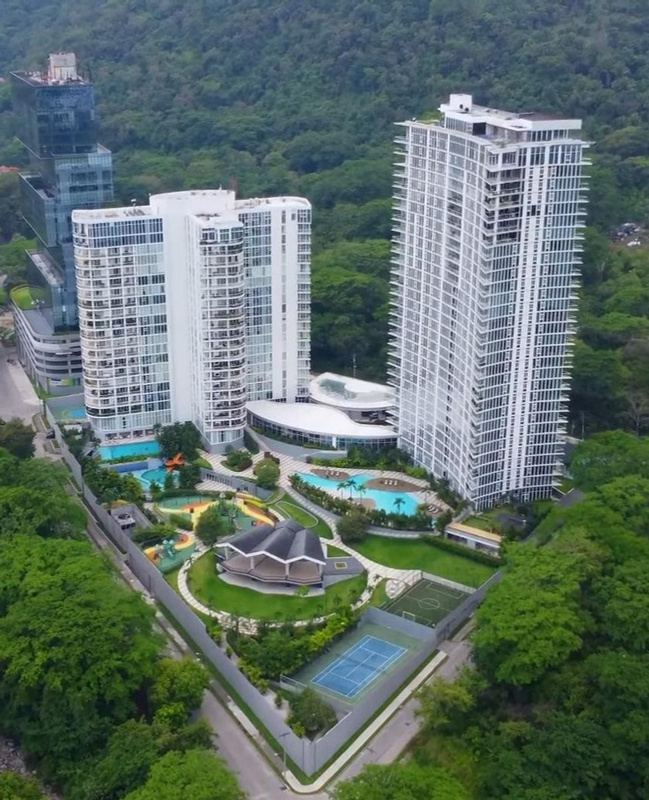 Torres residenciales con cancelería